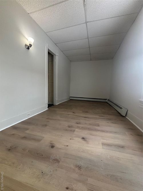 1-147 Downs St, Kingston, NY, 12401-3534 | Card Image