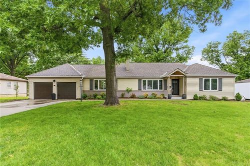9915 Mercier St, Kansas City, MO, 64114-4256 | Card Image