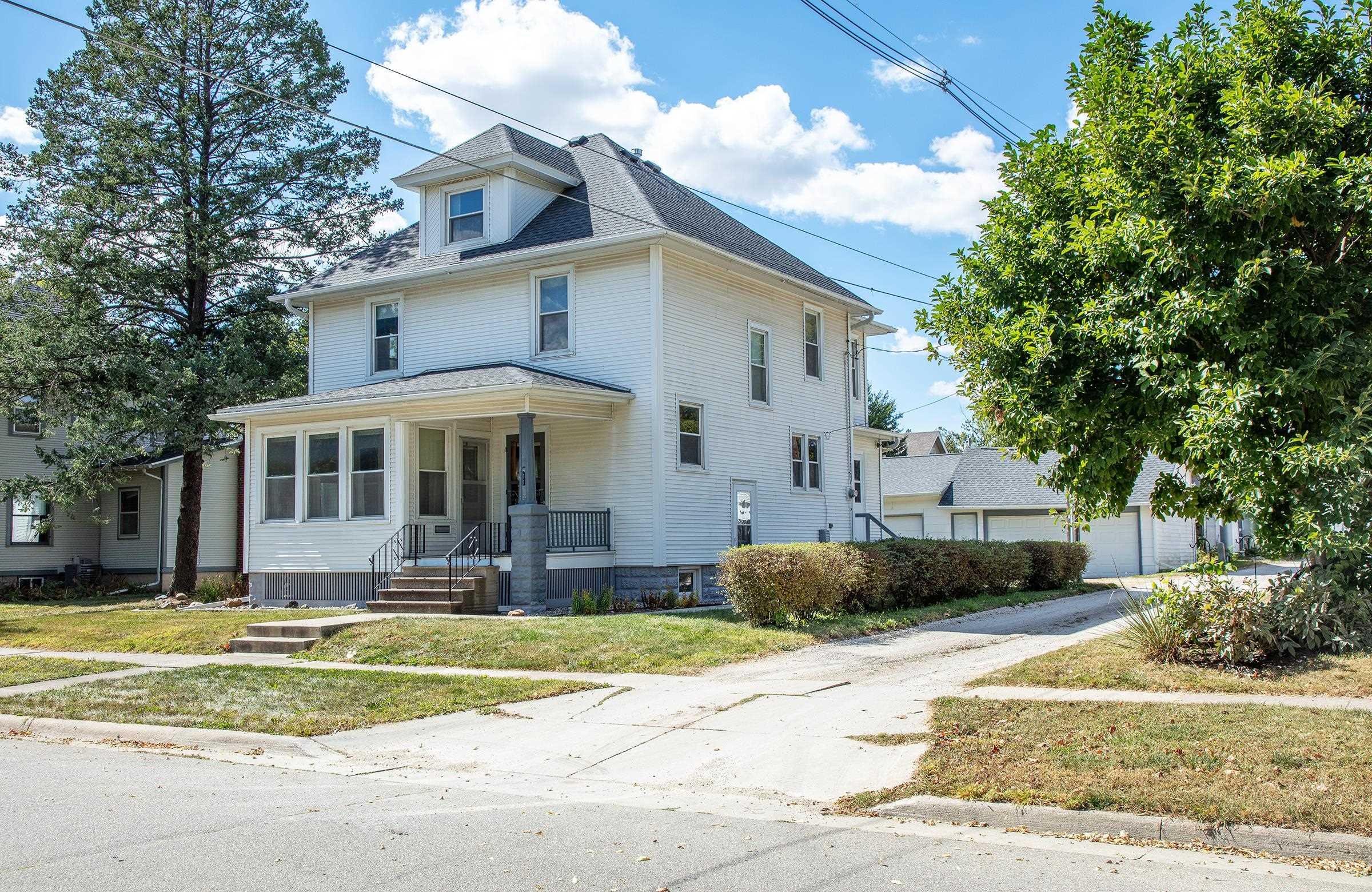4th St, Waverly, IA 50677