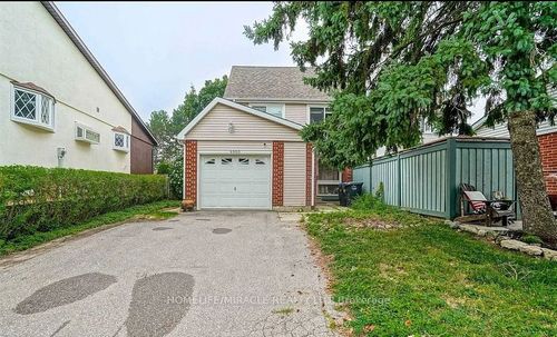 {{alt}} | Card Image