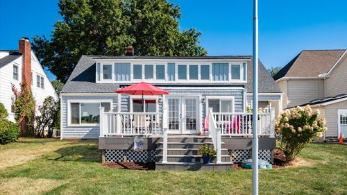 955 Lakeshore Dr E, Hebron, OH, 43025-9413 | Card Image