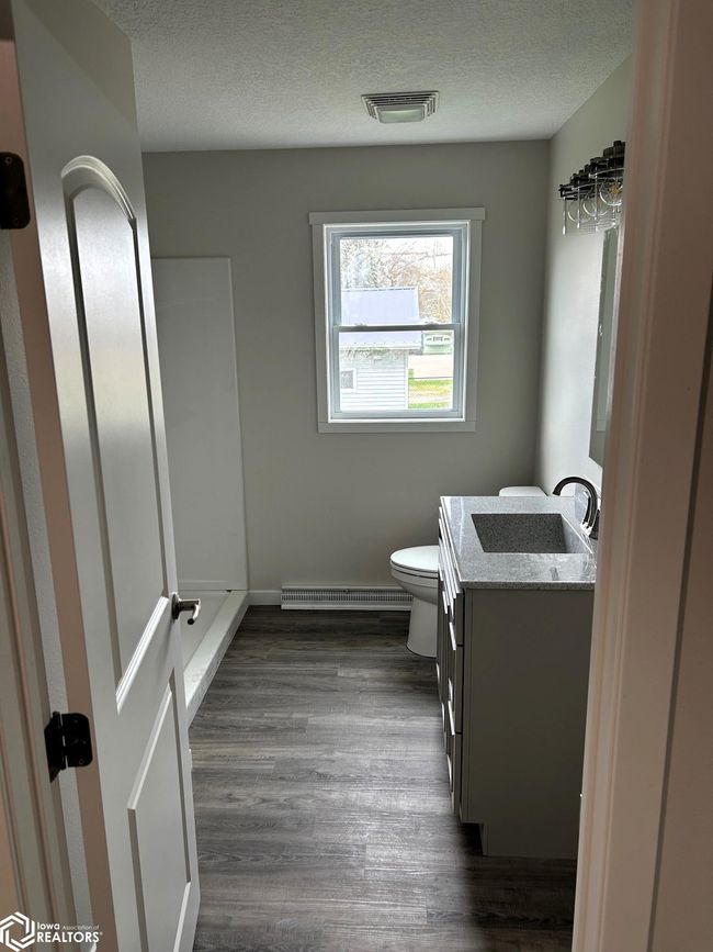 906 4 Th St, Home with 4 bedrooms, 2 bathrooms and 6 parking in Victor IA | Image 19