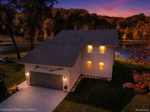 1326 Circle Dr, Metamora, MI, 48455-8912 | Card Image