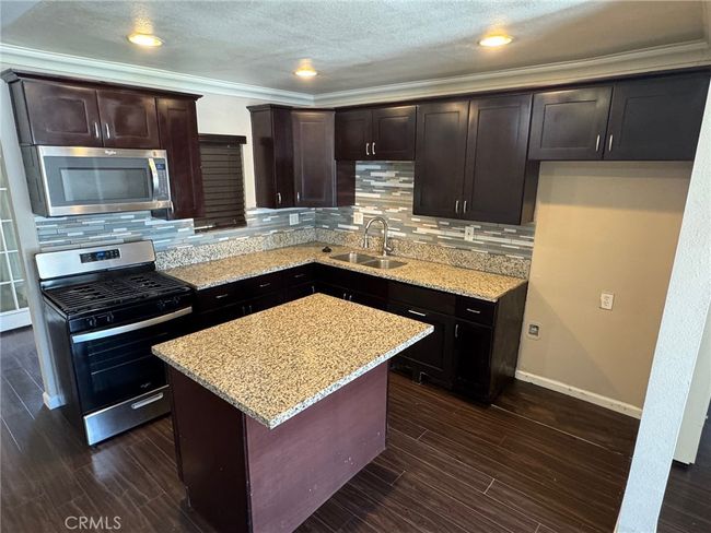 926 Griffith Way, House other with 4 bedrooms, 2 bathrooms and 1 parking in Hemet CA | Image 4