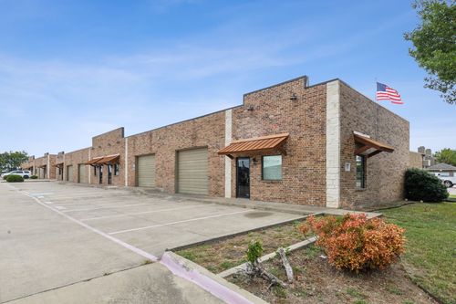 198 Brothers Blvd, Red Oak, TX, 75154-6129 | Card Image