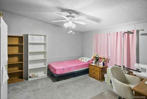 39200 Harbor Rd, New Boston, MI, 48164-9020 | Card Image