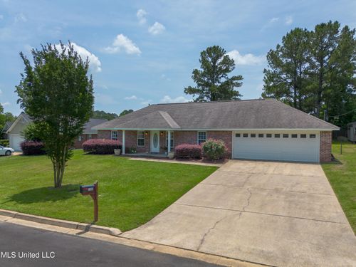 1104 2nd St Se, Magee, MS, 39111-3857 | Card Image