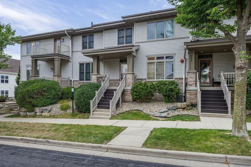 8261 Starr Grass Dr, Madison, WI, 53719-4471 | Card Image