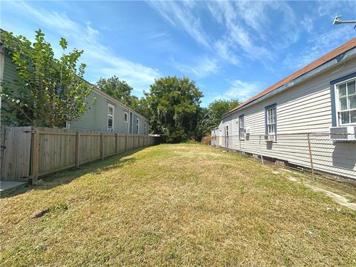 1426 Saint Anthony St, New Orleans, LA, 70116-1540 | Card Image