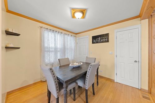 3812 N Pioneer Ave, Chicago, IL, 60634-2048 | Card Image