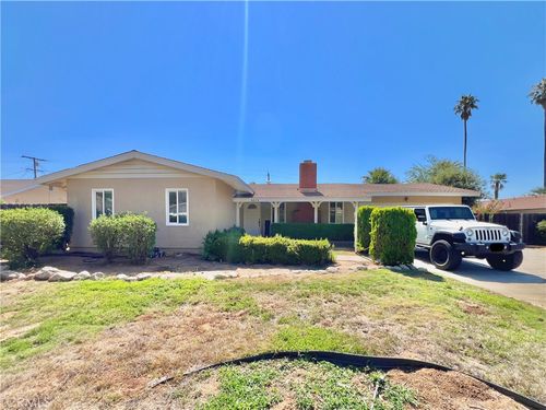 4075 Mt Vernon Ave, Riverside, CA, 92507-2500 | Card Image