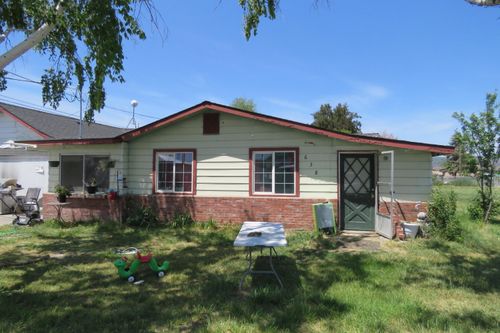638 E 1st St, Merrill, OR, 97633-3226 | Card Image
