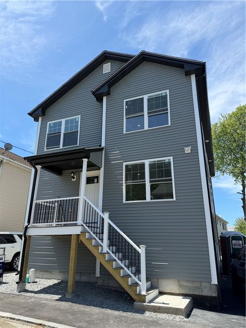 11 Millard St, Providence, RI, 02905-1507 | Card Image