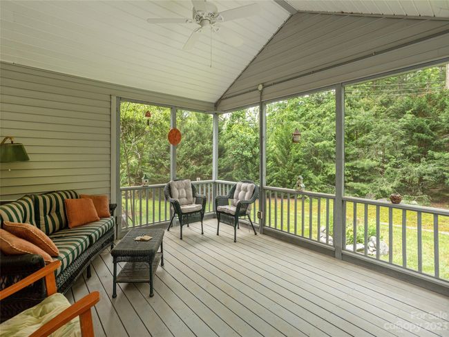 7 Pebble Beach Ct, House other with 3 bedrooms, 2 bathrooms and null parking in Etowah NC | Image 12