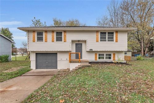 811 West St, Lawson, MO, 64062-9230 | Card Image