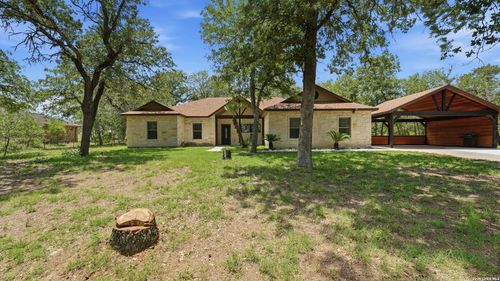 105 Wild Stallion Dr, La Vernia, TX, 78121-5700 | Card Image
