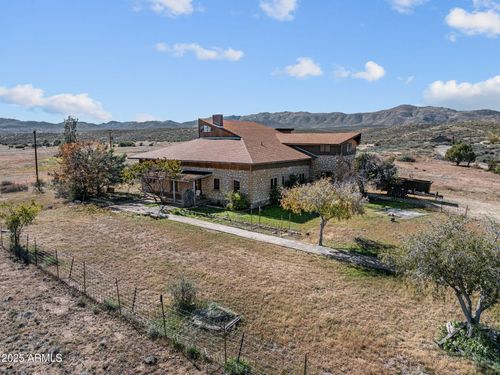 16057 S Sickles Ranch Rd, Peeples Valley, AZ, 86332 | Card Image