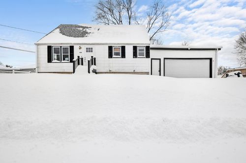 2221 Kellogg Ave, Janesville, WI, 53546-5918 | Card Image