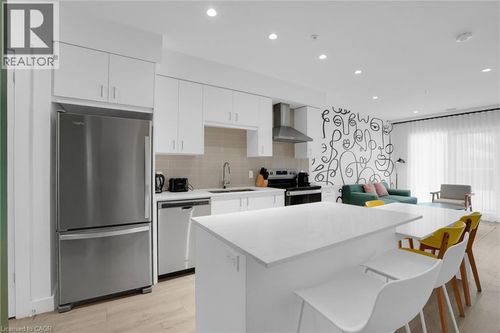 605-15 Glebe St, Cambridge, ON, N1S0B7 | Card Image