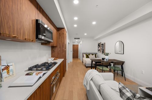 410-2550 Garden Dr, Vancouver, BC, V5N4X6 | Card Image