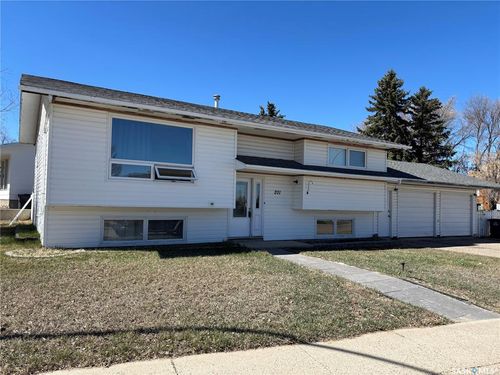 201 Lister-Kaye Cres, Swift Current, SK, S9H4J6 | Card Image