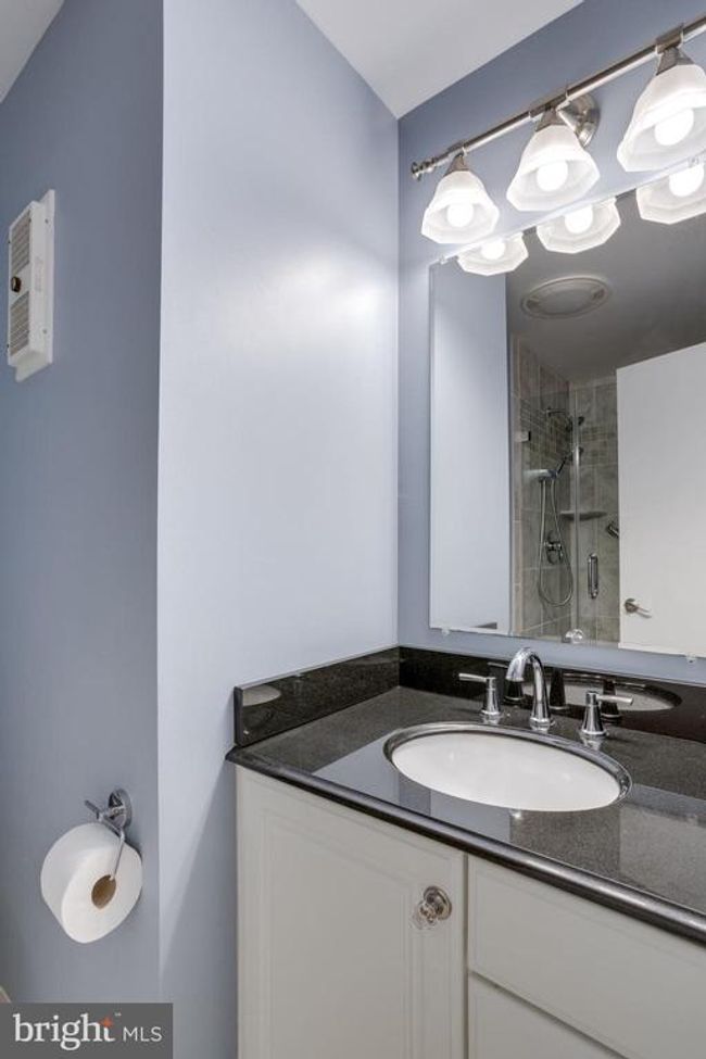 8801 Aquary Ct, House other with 5 bedrooms, 4 bathrooms and null parking in SPRINGFIELD VA | Image 21