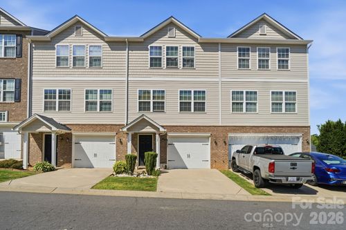 117 Langhorne Dr, Mount Holly, NC, 28120-1449 | Card Image