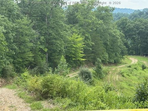 409 Canby Ln, Poca, WV, 25159 | Card Image