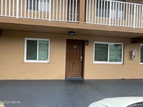apt-104-411 N Halifax Ave, DAYTONA BEACH, FL, 32118-4063 | Card Image