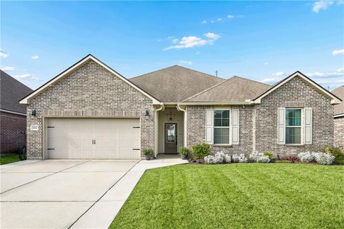 664 Lakeshore Village Dr, Slidell, LA, 70461-5695 | Card Image
