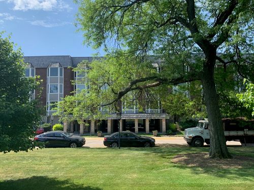 3d-600 Thames Pkwy, Park Ridge, IL, 60068-3681 | Card Image