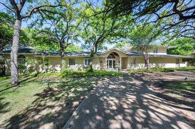 View of front of house with a front yard | Image 1