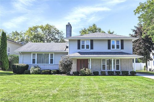 3038 Van Aken Boulevard, Shaker Heights, OH, 44120 | Card Image