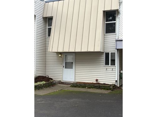 732 Se Rene Ave, Gresham, OR, 97080-1347 | Card Image