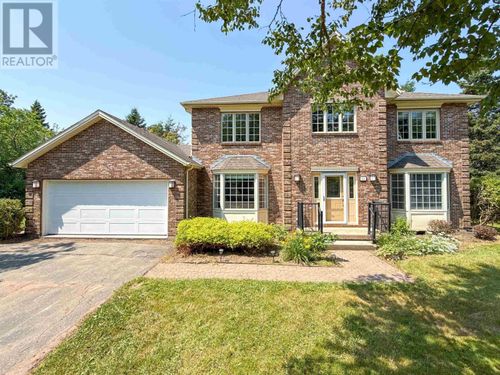 15 Carr Crt, Charlottetown, PE, C1E1W6 | Card Image