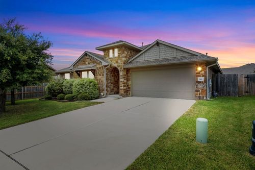 140 W Highfield St, Hutto, TX, 78634-5733 | Card Image