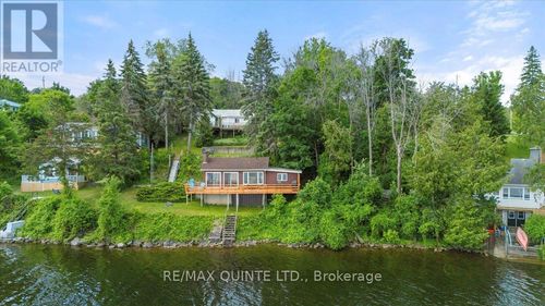 11364 Loyalist Pky, Picton, ON, K0K2T0 | Card Image