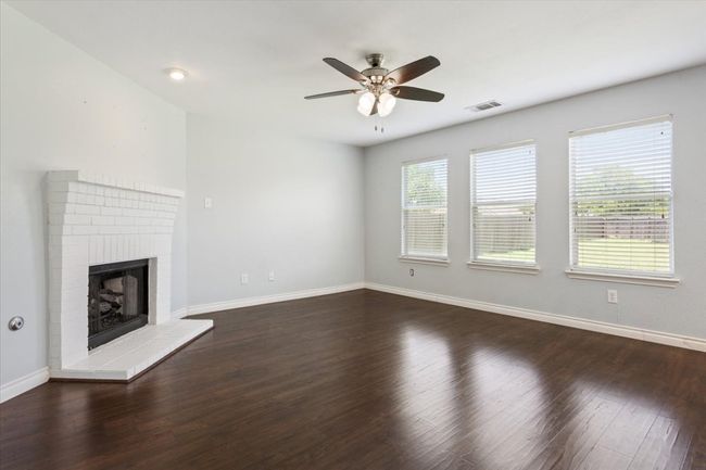 Living Area | Image 7