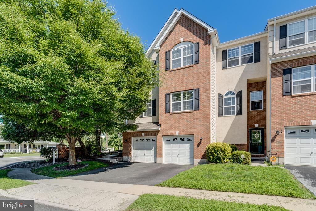 Stone Hill Dr, Pottstown, PA 19464