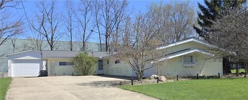 9061 Cranbrook Drive, Northfield, OH, 44067 | Card Image