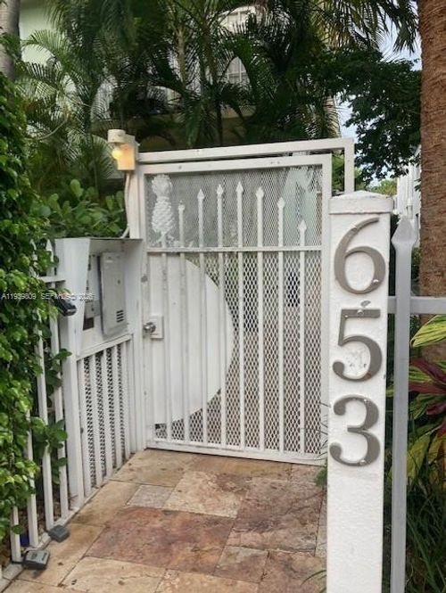 apt-11-653 Michigan Ave, Miami Beach, FL, 33139-6056 | Card Image