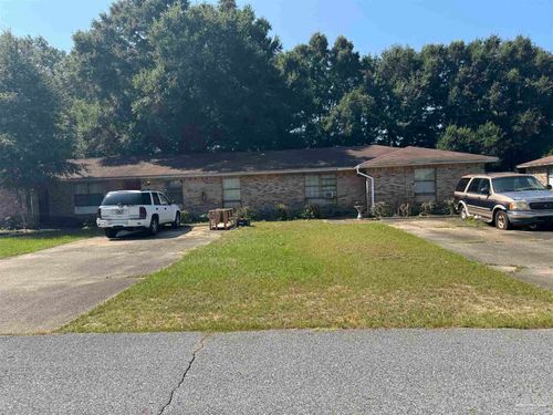 6413 Kennington Cir, Milton, FL, 32570-3367 | Card Image