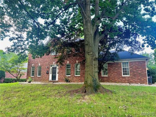 12 Pebble Hill Dr, Belleville, IL, 62223-2250 | Card Image
