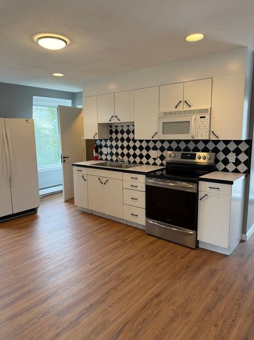 3-5 Washington Sq, Gloucester, MA, 01930-3684 | Card Image