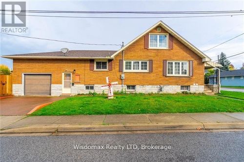 5291 Stamford St, Niagara Falls, ON, L2E1N2 | Card Image