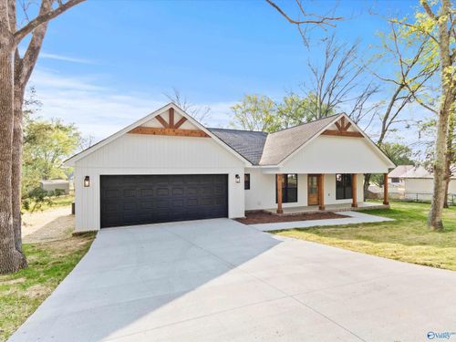 56 Nixon Dr, Guntersville, AL, 35976-3902 | Card Image