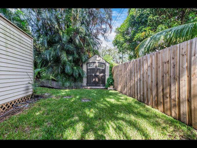 1435 Ne 39 Th St, House other with 2 bedrooms, 1 bathrooms and null parking in Oakland Park FL | Image 12