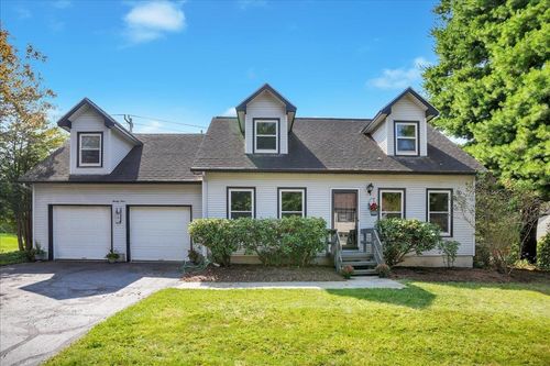 24 Derby Cir, South Burlington, VT, 05403-6774 | Card Image