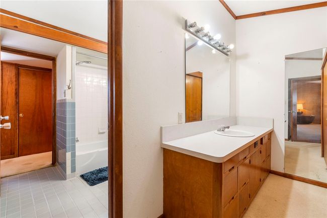 Sink in master bed closet | Image 15