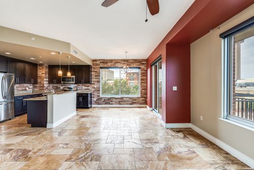 307-215 Center St, San Antonio, TX, 78202-2756 | Card Image